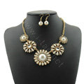 Luxury Crystal Gemstone Pendant Sun flowers Choker Bib Statement Necklace Women Jewelry - Beige