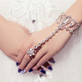 Luxury Shinning Rhinestone Flower with Ring Bracelet Bridal Wedding Wrap Hand Chain Accessories