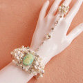 Retro Baroque Lace Flower Rhinestone Bride Wristlet Wedding Bridal with Ring Bracelet Chain Accessories